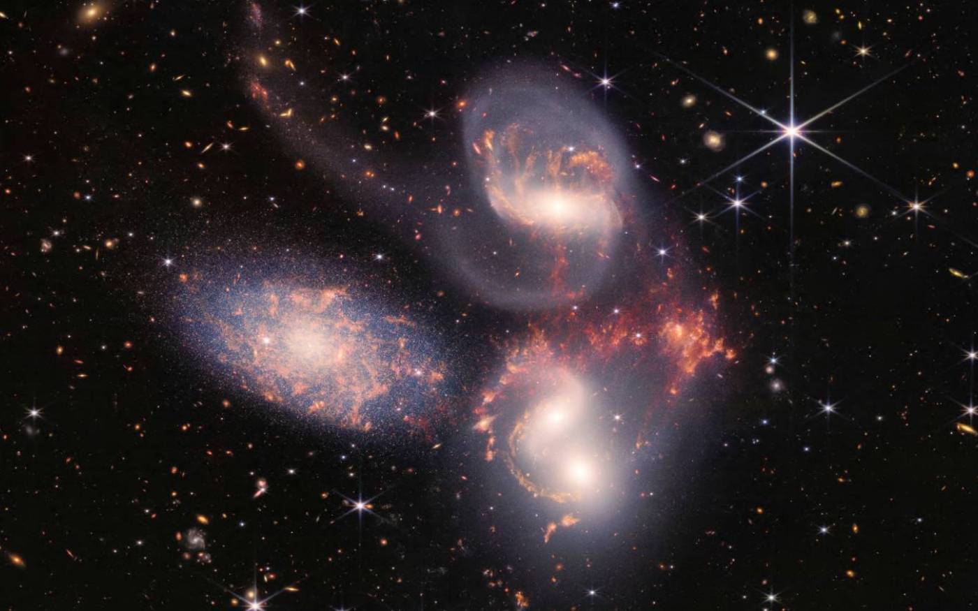 Image du Quintette de Stephan, un groupement de cinq galaxies, prise par le télescope spatial James-Webb de la NASA (NASA/AFP)