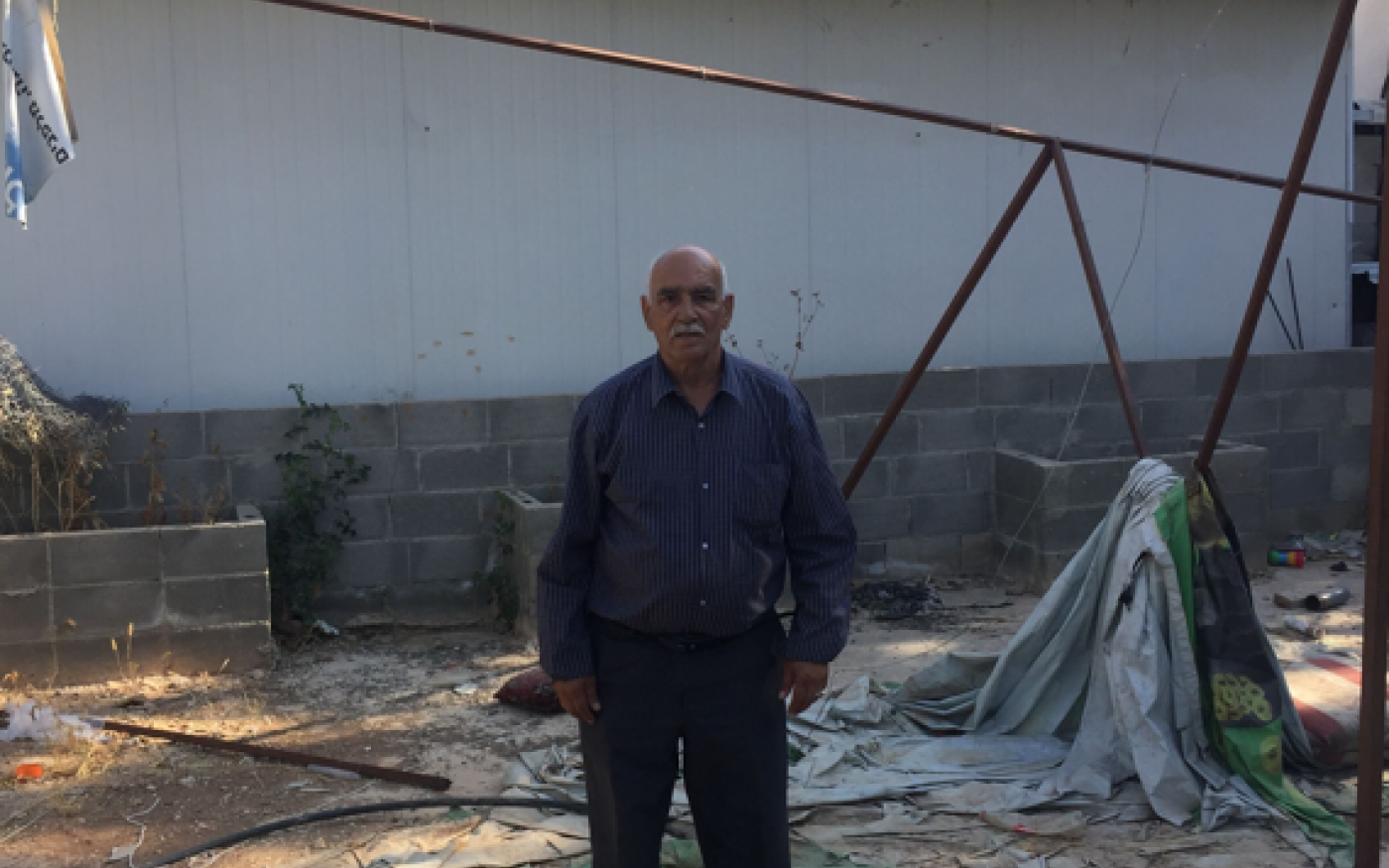 Adel Jabori, un habitant de Wadi Yasul, affirme que l’objectif ultime est de déraciner les Palestiniens, leurs bâtiments, leurs arbres et leurs familles (MEE/Jan-Peter Westad)