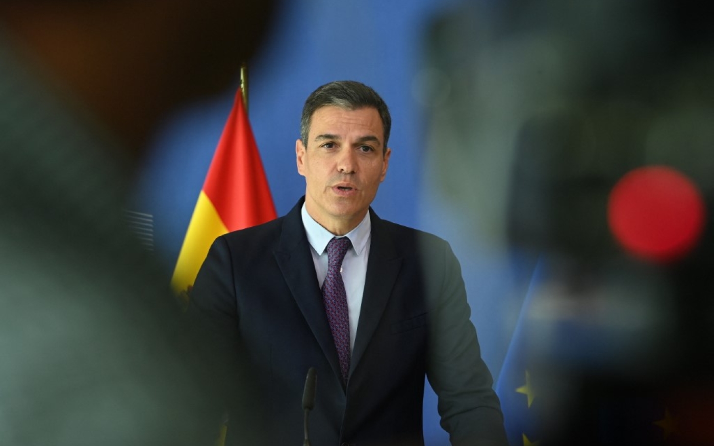Le Premier ministre espagnol Pedro Sánchez a promis le 27 avril 2022 devant le Parlement de « rendre des comptes » sur un scandale d’espionnage présumé de dirigeants indépendantistes catalans qui menace son gouvernement minoritaire (AFP/John Thys)