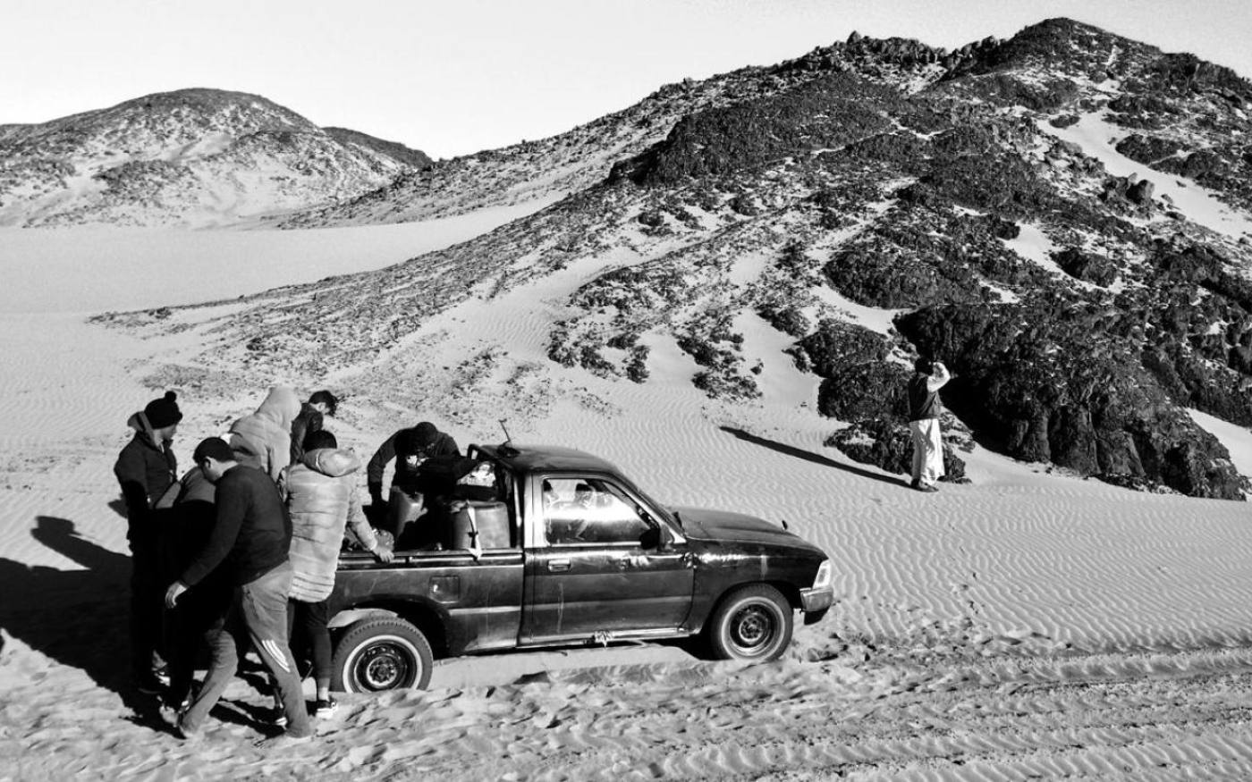 À plusieurs reprises, le pick-up transportant Somaya Abdelrahman s’est immobilisé dans le désert au nord de la frontière entre l’Égypte et le Soudan (Somaya Abdelrahman)