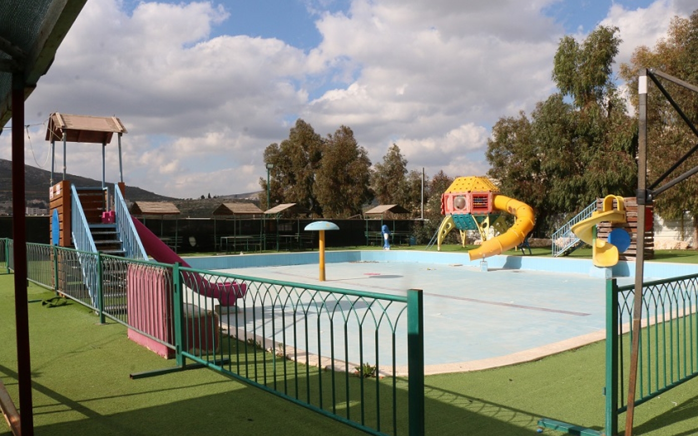 Les principales attractions du Luna Park, une piscine pour enfants et une aire de jeux, seront bientôt rasées (MEE/Akram al-Waara)