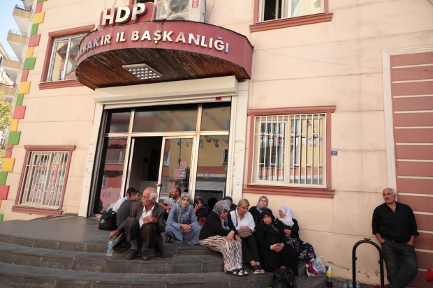 Kurdish families demand their children from PKK HDP 