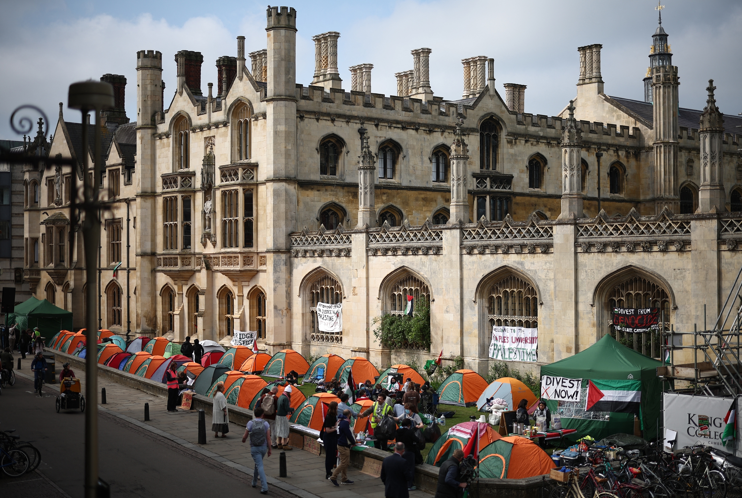 Cambridge University to negotiate student protest demands on Israel ties