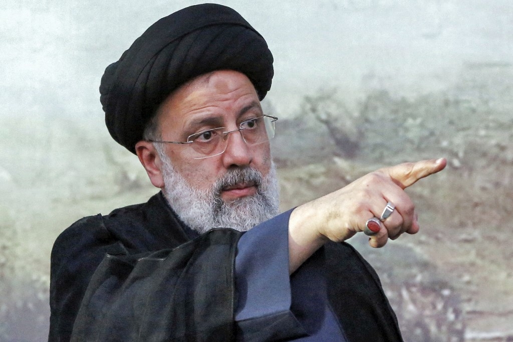 Ebrahim Raïssi a notamment défendu les règles imposées par le gouvernement iranien pour limiter les interactions entre hommes et femmes dans les espaces publics (AFP)