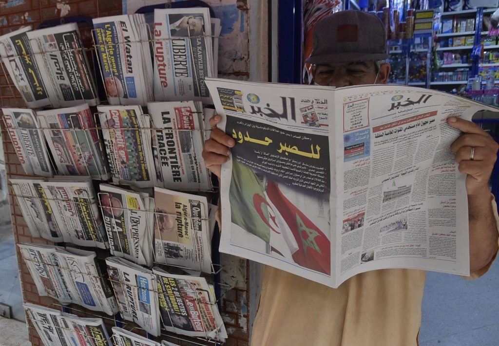 « La patience a des limites » titre le quotidien algérien arabophone El Khabar au lendemain de l’annonce de la rupture des relations diplomatiques entre Alger et Rabat (AFP/Ryad Kramdi)