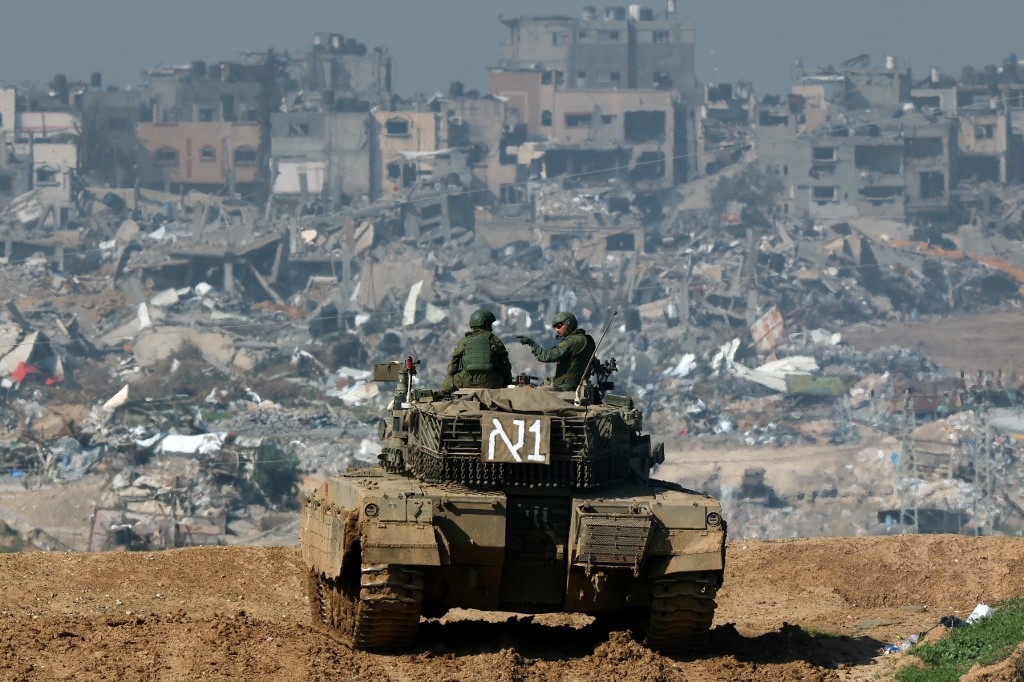 An Israeli tank in southern Israel along the border with the Gaza Strip on 19 January 2024 (Jack Guez/AFP)
