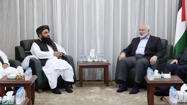 Taliban spokesman Zabihullah Mujahid meets Hamas leader Ismail Haniyeh in Istanbul (Twitter)