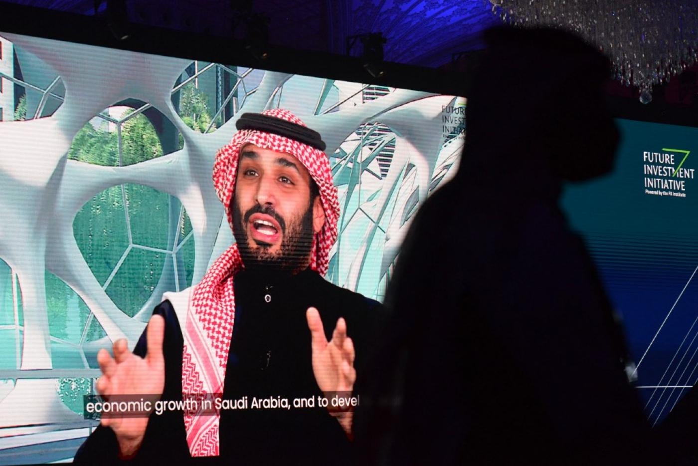 Le prince héritier d’Arabie saoudite Mohammed ben Salmane s’exprime en visioconférence à l’occasion de la Future Investment Initiative, le 28 janvier 2021 à Riyad (AFP)