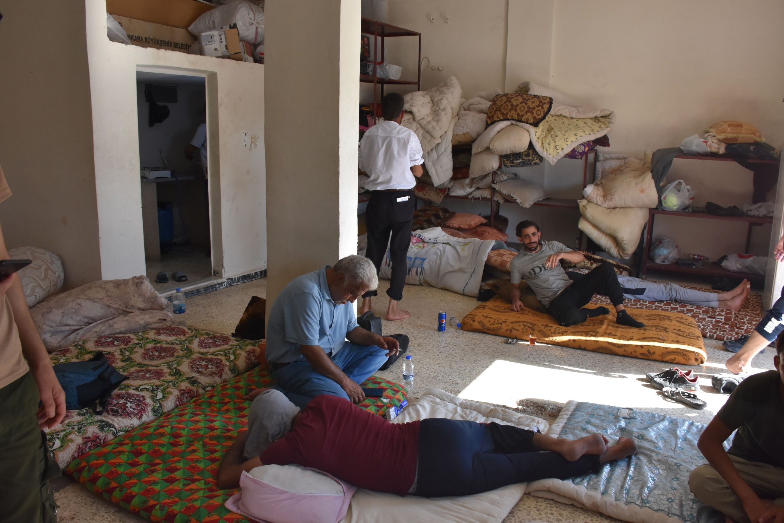 A shelter in Tel Abyad in northern Syria housing returnees (MEE contributor)