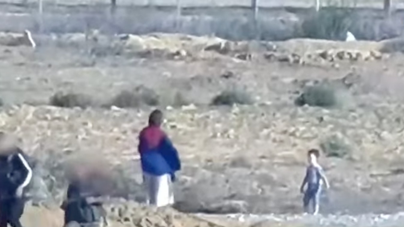 Footage aired by Al Jazeera purportedly shows an Israeli woman and her children being released by Hamas.