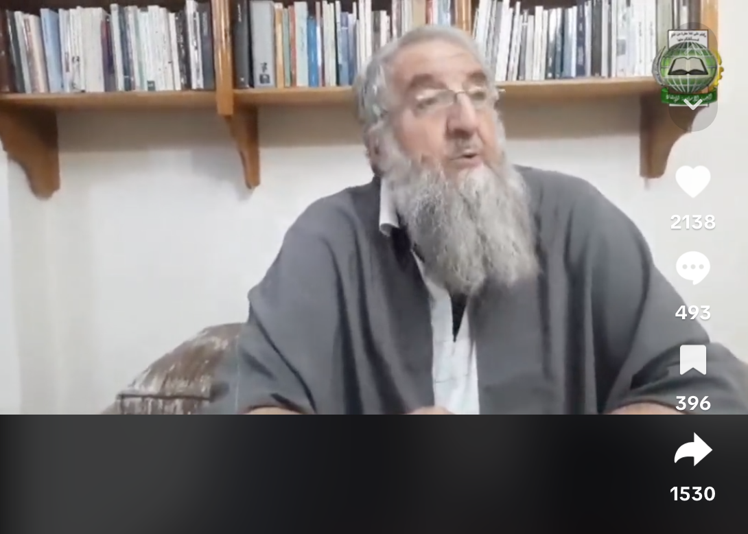 Ali Benhadjar, porte-parole des « Cadres du FIS authentique », ex-élu du FIS, avait rejoint le Groupe islamique armé (GIA) en 1993 et finalement créé son propre groupe, la Ligue islamique pour la prédication et le jihad, afin de se démarquer de la ligne radicale du GIA (TikTok)