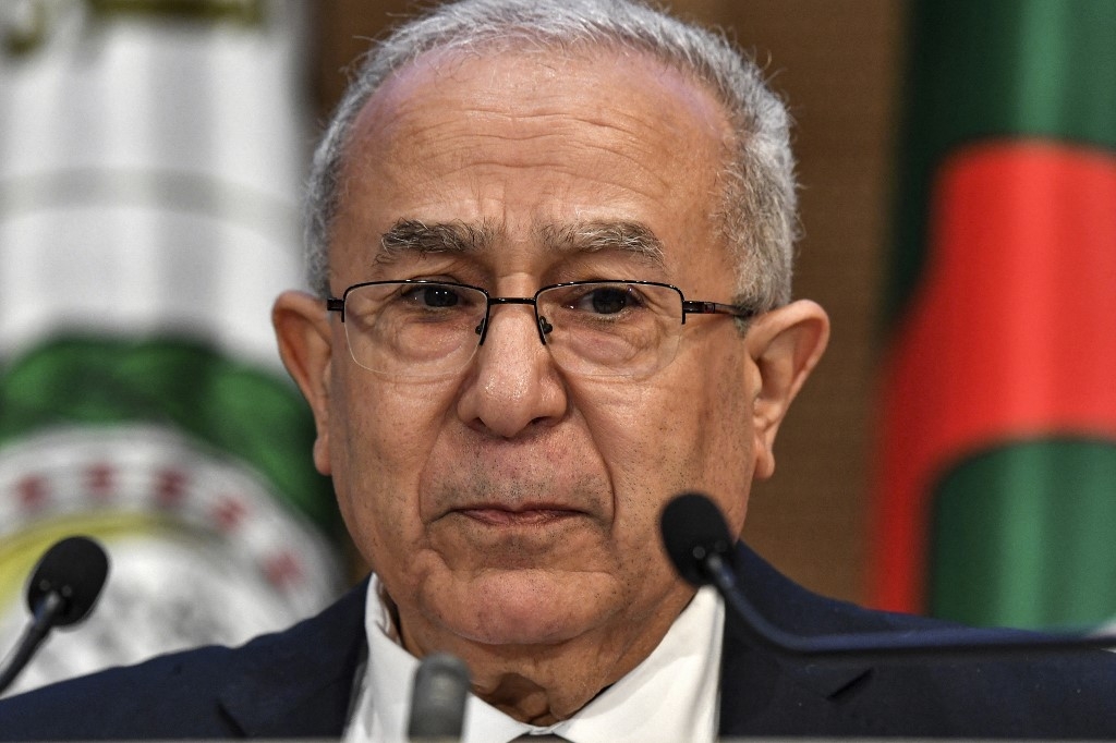 L’ex-chef de la diplomatie algérienne, Ramtane Lamamra, a « remis sa démission à trois reprises » au cours de l’année dernière (AFP)