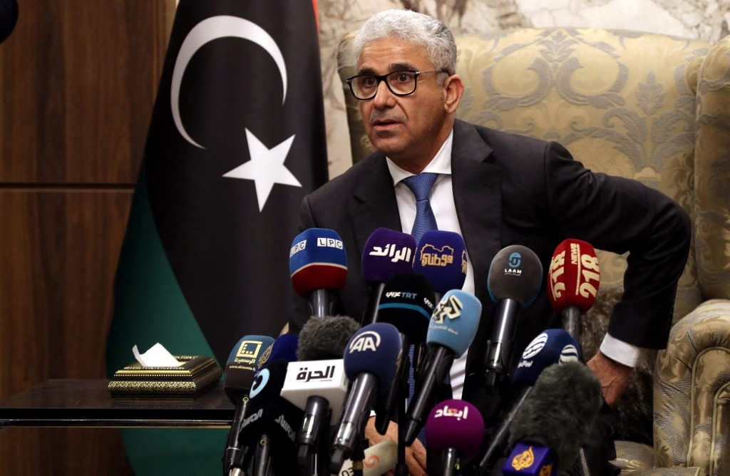 Le Premier ministre libyen établi à Tobrouk, Fathi Bachagha, s’exprime à Tripoli le 10 février 2022 (AFP)