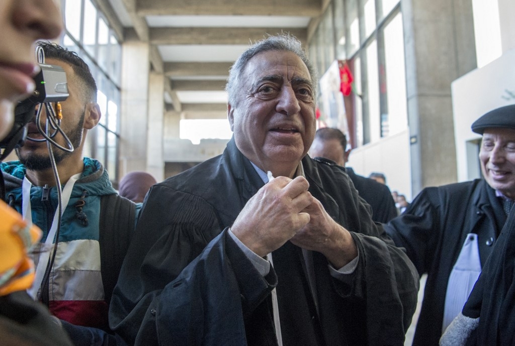 La demande de remise en liberté de l'opposant marocain et ancien ministre Mohamed Ziane a été rejetée par un tribunal de Rabat, a indiqué mardi 6 décembre son fils qui est aussi son avocat (AFP/Fadel Senna)