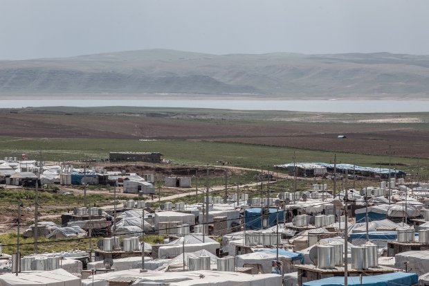 An overview of Khanke camp in Dohuk, Iraq, where nearly 17,000 people live (Sebastian Castelier)