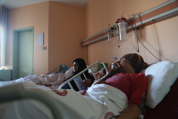 Women who survived the attack on al-Kammouna IDP camp in Syria recuperate at hospital in Antakya, Turkey (MEE/Ibrahim Jawdat)